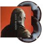 Text "AXIS MUNDI" auf orangem Hintergrund, zeigt Ritterhelm, darunter zwei Schallplatten., 2 LPs