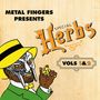 "METAL FINGERS PRESENTS SPECIAL HERBS VOLS 1&2" in einem Retro-Stil. Illustration eines maskierten Mannes im Anzug., CD
