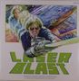 "LASER BLAST" steht in grüner, fettgedruckter Schrift. Eine dynamische Illustration zeigt eine Person mit einer futuristischen Waffe., LP