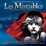 Text: "Les Misérables", "The 'Reborn 21st Century Production'", "The 40th Anniversary All-Star Cast", Zitat von Telegraph. Illustration: Mädchen vor rotem Banner.