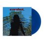 „earshot letting go“. Eine Vinyl-Platte in Blau. Schatten einer Person und Wasserwellen in Blau und Grün.
