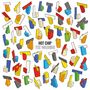 „HOT CHIP THE WARNING“; bunte abstrakte Formen in Rot, Blau, Gelb, Grün und Grau auf weißem Hintergrund.