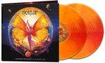 "nektar" und "remember the future live in new jersey 2002". Eine Fee mit Schmetterlingsflügeln, orangefarbene Vinyl-Schallplatten., 2 LPs