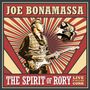 "JOE BONAMASSA", "THE SPIRIT OF RORY", "LIVE FROM CORK". Illustration von zwei Gitarristen vor Strahlen-Hintergrund., 1 CD und 1 DVD