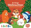 "So klingt Weihnachten. Lieblingslieder für die Weihnachtszeit." Fröhliche Tiere vor Weihnachtsbäumen, Bär mit Zuckerstange.