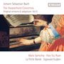 Johann Sebastian Bach, The Harpsichord Concertos, Vol. II. Eine barock gekleidete Person spielt auf einem Cembalo.