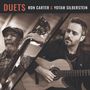 "DUETS, Ron Carter & Yotam Silberstein." Zwei Musiker spielen Kontrabass und Gitarre., CD