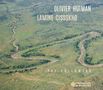 Olivier Hutman, Lamine Cissokho, The Following. Luftaufnahme einer grünen Landschaft mit geschwungenen, staubigen Wegen., CD