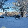 „Naulet Nau: Noëls anciens et musique baroque. Louise Tixier & Alban Tixier.“ Winterlandschaft mit Bank und Bäumen., CD