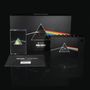 Text: "we are rewind", "PINK FLOYD SPECIAL EDITION". Eine Kassette und ein Gerät mit Prisma und Regenbogen.