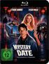 "Mystery Date", "Eine geheimnisvolle Verabredung", FSK 12. Blaues Auto bei Nacht; ein Mann und eine Frau stehen davor., Blu-ray Disc