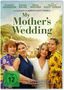 "My Mother’s Wedding" mit Scarlett Johansson, Sienna Miller; Frauen in ländlicher Umgebung, eine trägt Blumenkranz., DVD