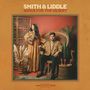 "Smith & Liddle: Songs for the Desert" steht oben. Zwei Personen in schöner Kleidung, umgeben von Pflanzen und Dekor., LP