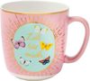 "Zeit für mich" steht in der Mitte einer rosa Tasse, umgeben von bunten Schmetterlingen und goldenen Strahlen., Diverse