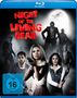 "Night of the Living Dead" in rotem Text. Menschen wirken verängstigt, halten Waffen, Zombies im Hintergrund bei Vollmond.