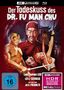 Text: "Der Todeskuss des Dr. Fu Man Chu." Illustration mit Männern, Gebäude, Frau in weißen Kleid, Kette, Schwert., 1 Ultra HD Blu-ray und 1 Blu-ray Disc