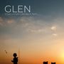Text: "GLEN It was a bright cold day in April,..."
Ein Kind fliegt einen Drachen im Sonnenuntergang., CD