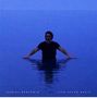 "Daniel Benyamin - Life After Music" unten. Ein Mann steht im blauen Wasser, Arme ausgestreckt, dunkle Kleidung., 2 LPs