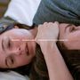 Text: "Hania Rani Sentimental Value Original music for the film by Joachim Trier."  
Eine Frau hält eine andere im Arm auf einem Bett., LP