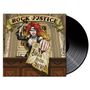 "Rock Justice" und "You've been Served!" in kraftvoller Schrift. Illustration: Frau mit Hammer in Gerichtsumgebung., LP