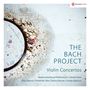 "The Bach Project: Violin Concertos" mit Neubrandenburger Philharmonie. Strukturiertes, künstlerisches Design mit abstrakter Detailaufnahme.