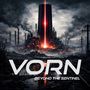 VORN, BEYOND THE SENTINEL. Eine düstere Industrielandschaft mit einem hohen Turm und rotem Licht in der Mitte., CD