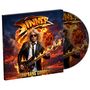 "BOOM BANG GOODBYE" steht in gelber Schrift. Ein Musiker mit Gitarre vor einer Explosion, umgeben von Flammen., CD