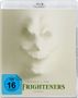 FSK ab 16 freigegeben. Michael J. Fox. The Frighteners. A Peter Jackson film. Relief eines grinsenden Gesichts im Hintergrund., 3 Blu-ray Discs