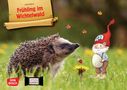 „Frühling im Wichtelwald“ steht auf einer Schriftrolle. Ein Igel trifft einen gezeichneten Wichtel, umgeben von Schmetterlingen.