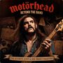„Motörhead: Beyond the Band. The Ultimate Guest & Side Project Collection.“ Ein Mann mit Bass vor Konzertplakaten., LP