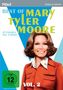 "BEST OF MARY TYLER MOORE, 27 Folgen auf 3 DVDs, Vol. 2". Eine lächelnde Frau in roter Jacke vor blauem Hintergrund., 3 DVDs