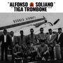 "ALFONSO SOLIANO TIGA TROMBONE", "BORNEO AIRWAYS". Gruppe Männer in Anzügen vor einem Flugzeug., LP
