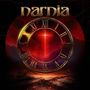 Text: „Narnia“. Uhr in rötlicher Szenerie, römische Ziffern, Kreuz im Zentrum, mystische Atmosphäre., CD