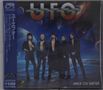 Bandname "UFO" oben, Albumtitel "Walk on Water" unten, fünf Männer auf planetarischem Hintergrund, Cleopatra-Logo links., CD