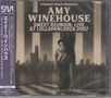 "AMY WINEHOUSE: SWEET REUNION: LIVE AT LOLLAPALOOZA 2007". Frau im Kleid sieht zur Skyline, Zigarette in der Hand., CD