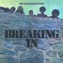 Texte: THE OUTLAW BLUES BAND, BREAKING IN. Fünf Menschen schauen über eine Steinmauer hinweg., CD