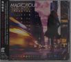"Magic Hour ~Lovers at Dusk~. Silhouette einer Person in einer belebten Stadt bei Dämmerung.", CD