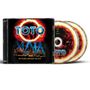 „TOTO“, „40 TOURS AROUND THE SUN“. Zwei CDs mit leuchtendem Logo und Band auf der Bühne., 2 Super Audio CDs