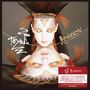 "Toyah" und "Revelations" sind in kunstvoller Schrift geschrieben. Eine Frau mit rotem Haar ist kunstvoll geschminkt., 5 CDs