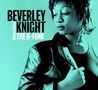 "BEVERLEY KNIGHT Deluxe Edition THE B-FUNK." Eine stilisierte schwarz-weiße Aufnahme einer Frau in Lederjacke.