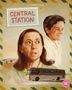 "Central Station" in roter Schrift auf blauer Marke, zwei nachdenkliche Personen, ein Bus unten, Altersfreigabe 15., Blu-ray Disc