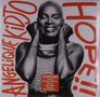 ANGELIQUE KIDJO HOPE. Schwarz-Weiß-Foto einer lächelnden Frau mit geschlossenen Augen, Hände an den Wangen., 2 LPs