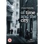 Text: "a Terence Davies film of time and the city." Schwarz-weiß Fotografie einer städtischen Gasse mit Menschen., DVD
