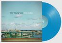 Text: "the Young'uns tiny notes". Ein blauer Himmel über einem Geländer. Eine blaue Vinyl-Schallplatte., LP