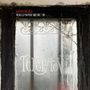 Oben steht „KEVIN HOGS WALLPAPER MUSIC III“. Darunter ziert alter Stil das Wort „TELEPHONE“ ein Fenster mit Spinnweben., CD