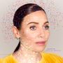 Texte: ALGORITHM, NATALIE IMBRUGLIA. Eine Frau mit digitalem Muster auf dem Gesicht, gelbes Outfit, futuristischer Stil., CD