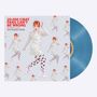 20,000 CMAT FANS CAN'T BE WRONG. Frau in gepunktetem Outfit, wiederholt sich. Plattencover in hellem Blau., Single 12"