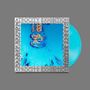 "Atrocity Exhibition" und "Danny Brown" rahmen ein verzerrtes, abstraktes Porträt in Blau. Eine türkisfarbene Vinylplatte., 2 LPs