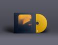 Braunes CD-Cover mit "Quiet Fire". Gelbe CD mit "Dave Stapleton Quiet Fire EDN1120". Dunkles, verschwommenes Bild: Treppenhaus., CD