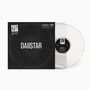 "Fuzz Club Sessions No. 21, Stereo 33 RPM, DAIISSTAR" zeigt eine transparente Vinyl-Schallplatte in einem schwarzen Cover., LP